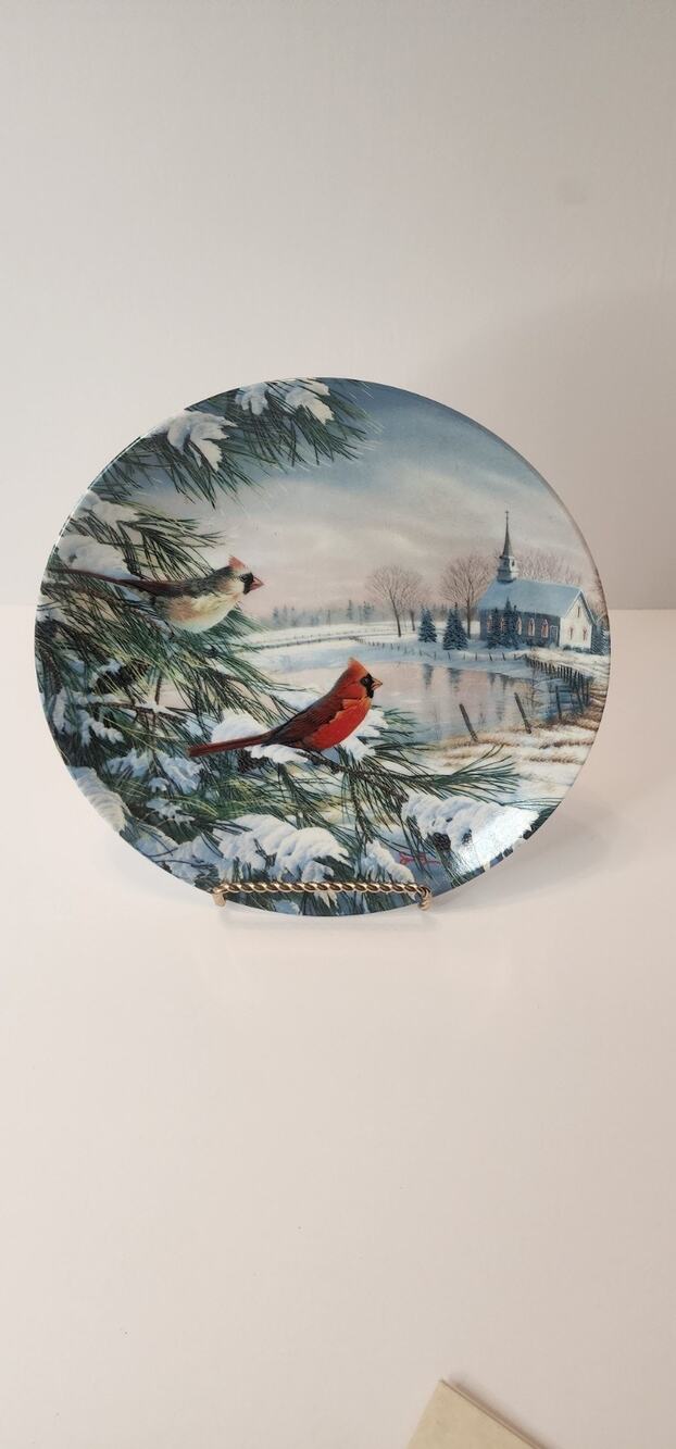 knowles Cardinals In Winter collector Plate plate